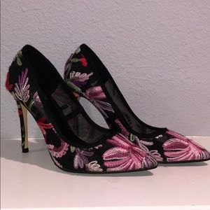 Floral embroidery mesh closed toe heels